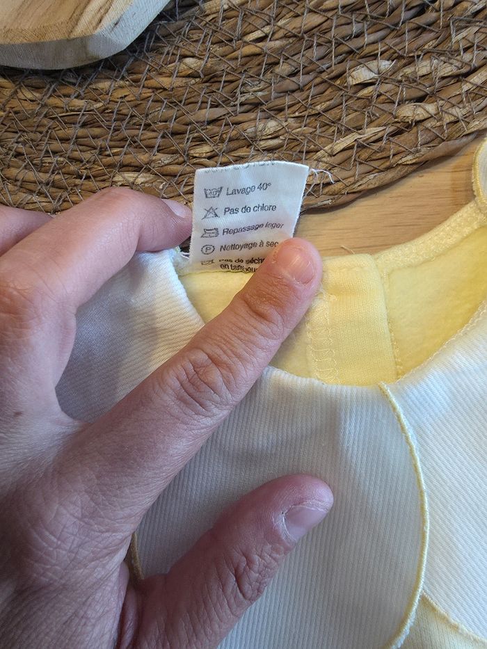 Ensemble jaune 2 pieces 1 mois - photo numéro 5