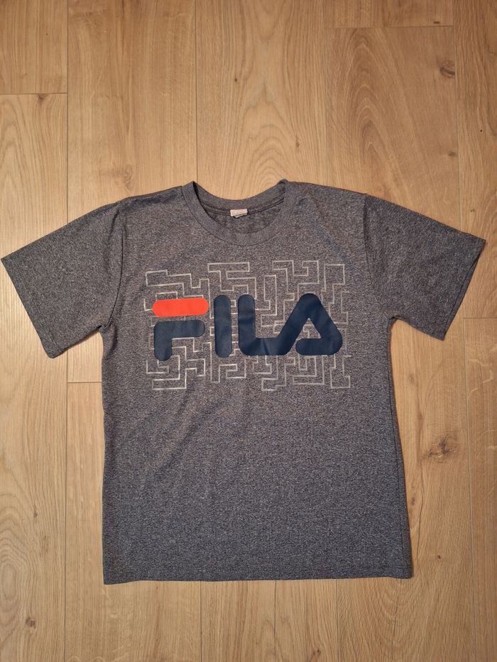 Tee-shirt Fila infroissable manche courte taille S.
