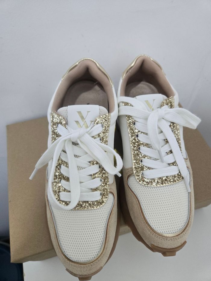Basket Vanessa WU taille 36 neuves authentiques modele paola blanc beige doré - photo numéro 3