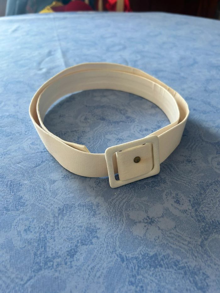 Jolie ceinture beige en tissu