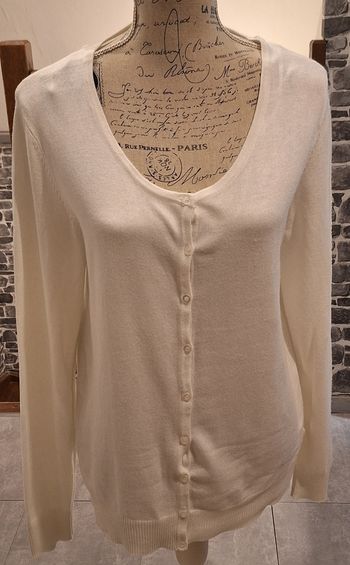 Gilet blanc boutonné avec le dos en dentelle en taille L