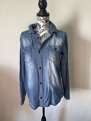 Très jolie chemise 🥰 manches longues coolcat taille 16 ans