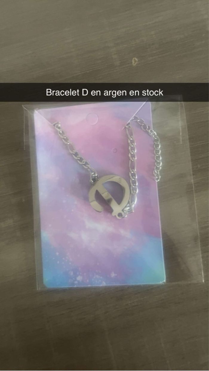 Bracelet avec la lettre D