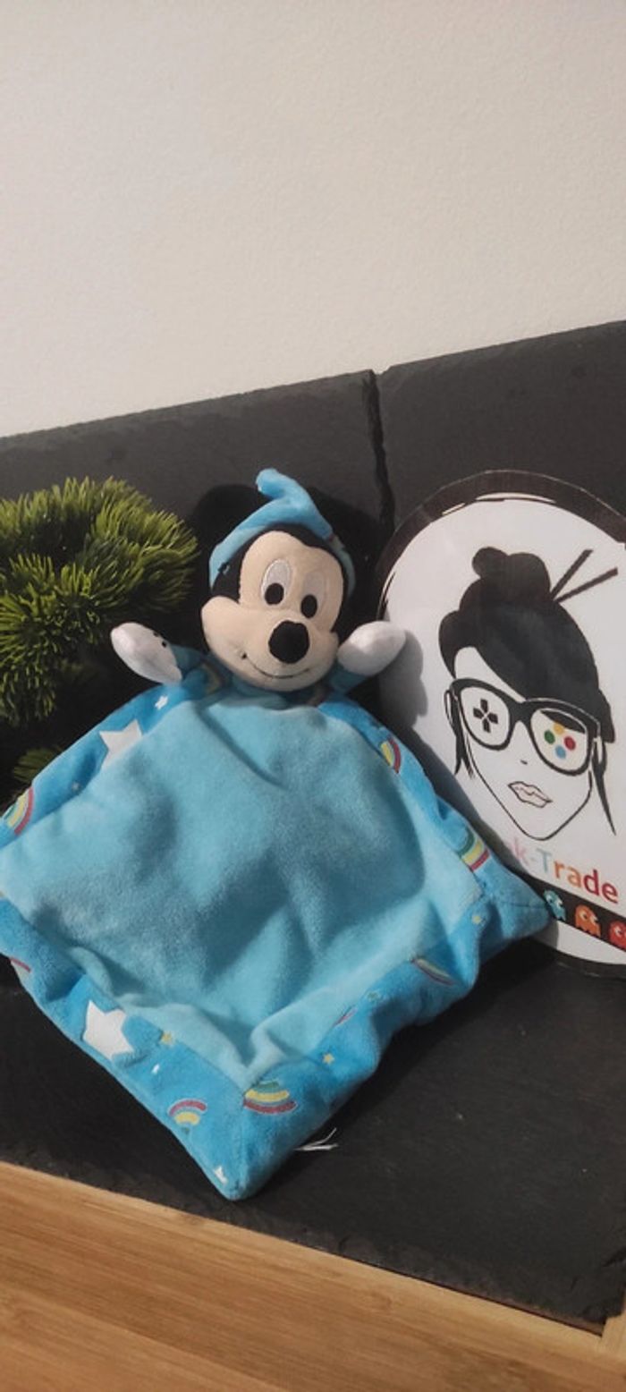 doudou Disney Baby Mickey Sorcière Bleu Phosphorescent Arc En Ciel Etoile Bonnet