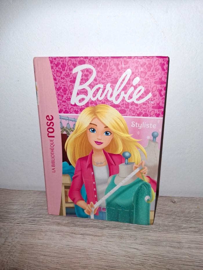Livre de poche Barbie Styliste