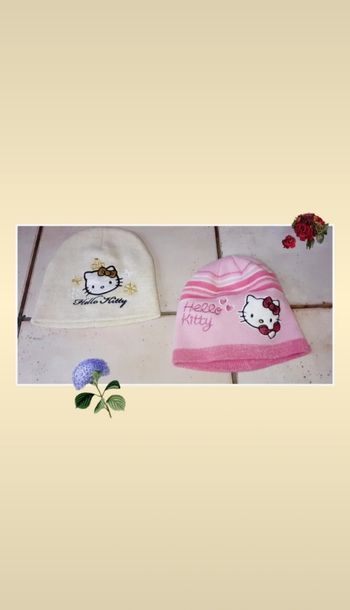 Lot bonnets Hello Kitty