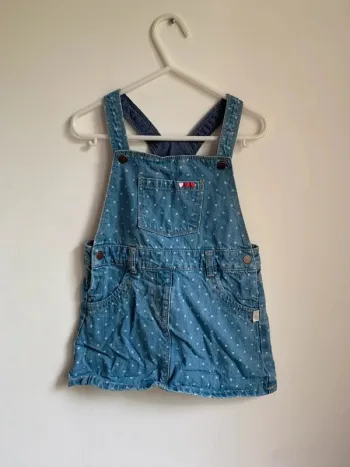 Robe salopette courte en jean à pois blancs – Kiabi – 36 mois
