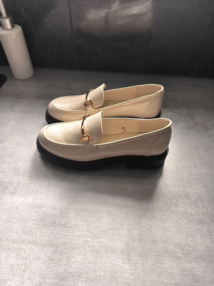 Mocassins beige neufs