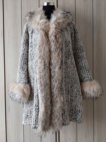 Manteau fausse fourrure