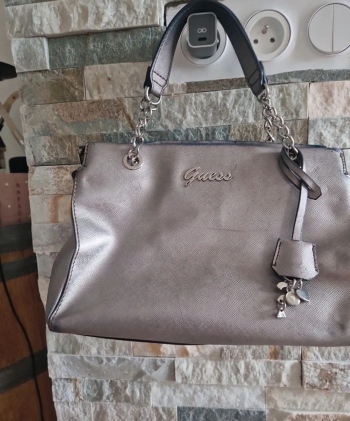 Sac à main Guess 👜 - photo numéro 2