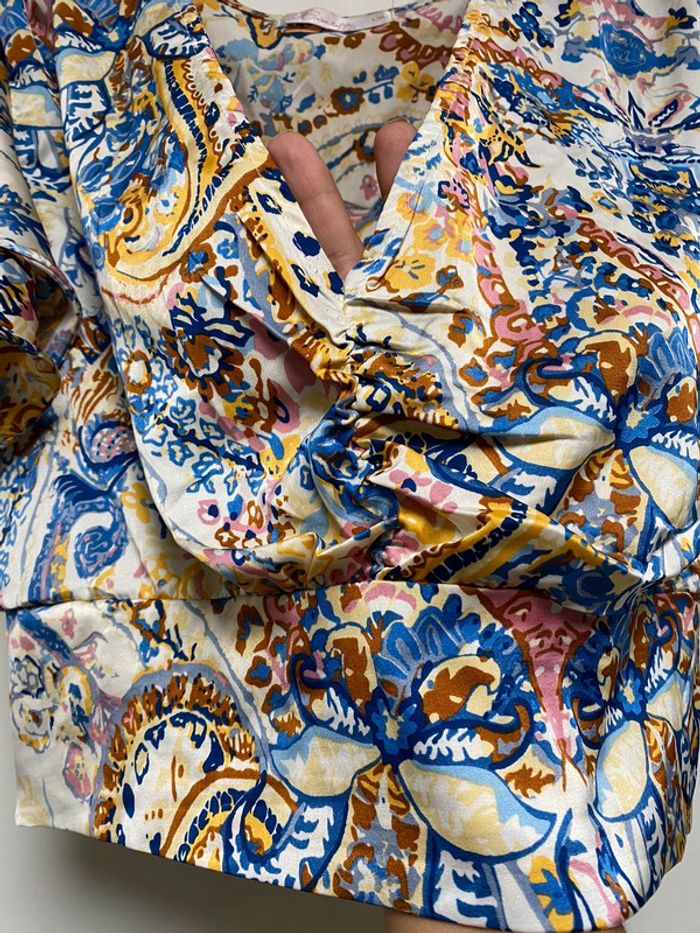 Joli haut court coloré neuf Aisibelle taille 40/42 hauteur 44 cm - photo numéro 3