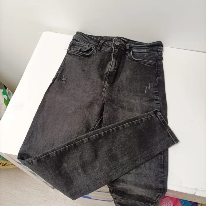 Lot 9 pantalons femme T36/38 dont jeans, bermudas, salopette denim LOT036 - photo numéro 8