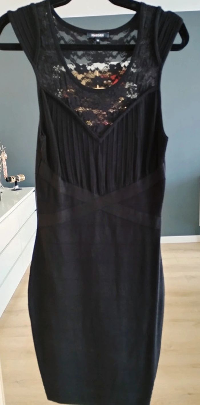 Robe sans manches moulante dentelle noire taille S Morgan