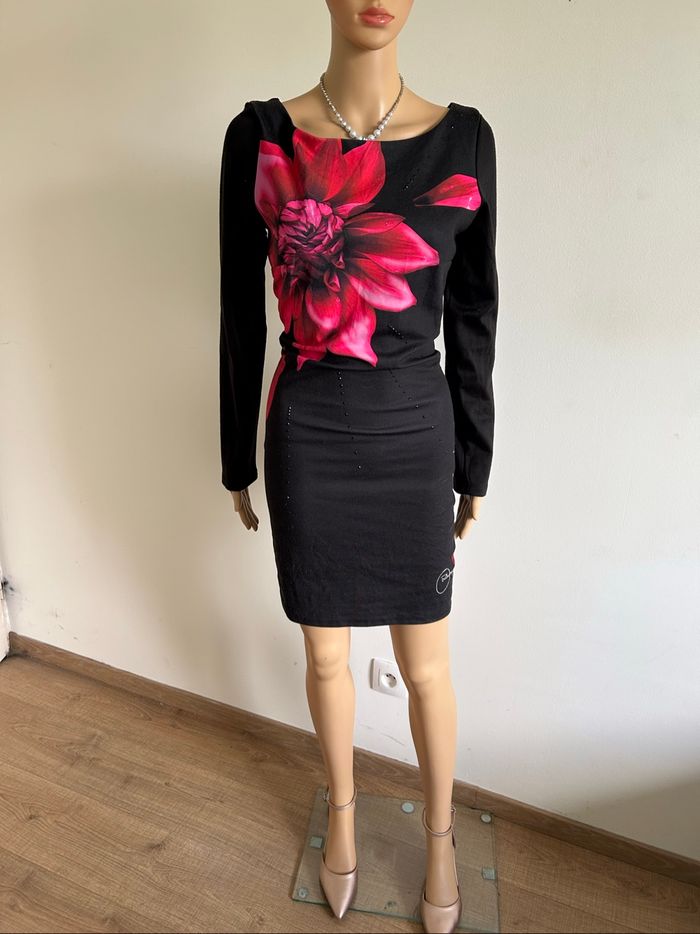 Robe noire et rose à manches longues Desigual taille L bon état - photo numéro 3
