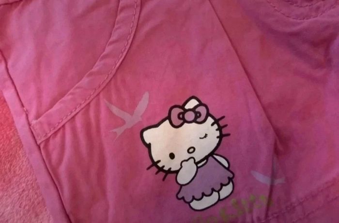Jupe Hello Kitty taille 3 ans en très bon état - photo numéro 2