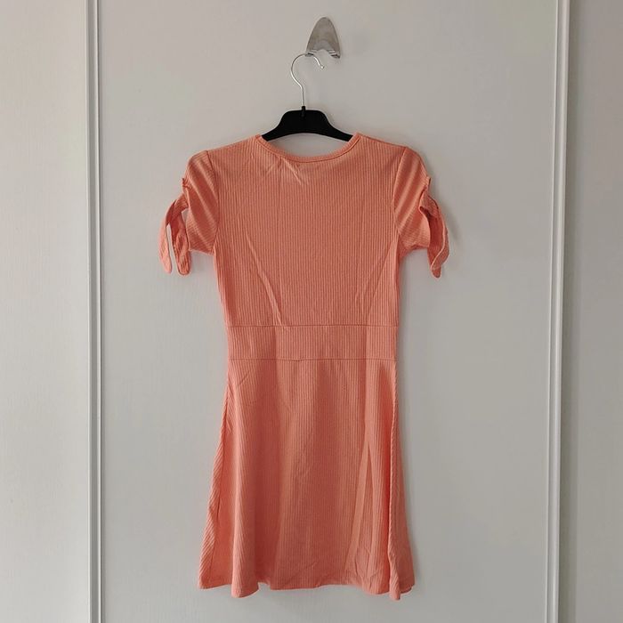 Robe saumon/corail Kiabi 8 ans - photo numéro 2