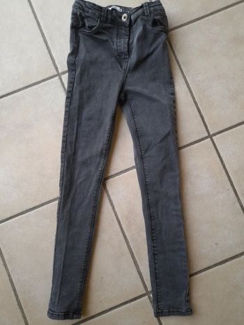 Jean slim noir délavé