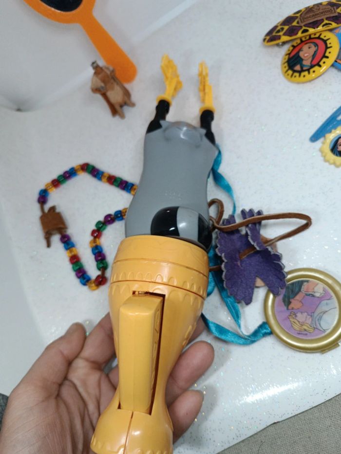 Pocahontas princesse Disney collier boussole barrette clip Animator animator's figurine miroir - photo numéro 19