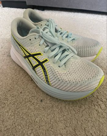 Chaussure Carbone Asics Magic Speed 2 