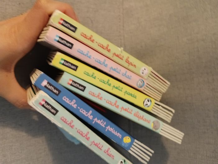 6 livres bébé avec volets en feutrine de la collection cache cache - photo numéro 2