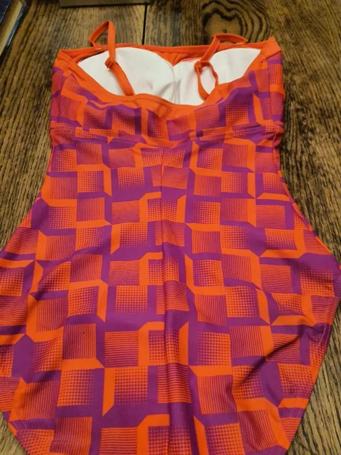 Maillot bain Speedo fr40 coussinets amovibles - photo numéro 9