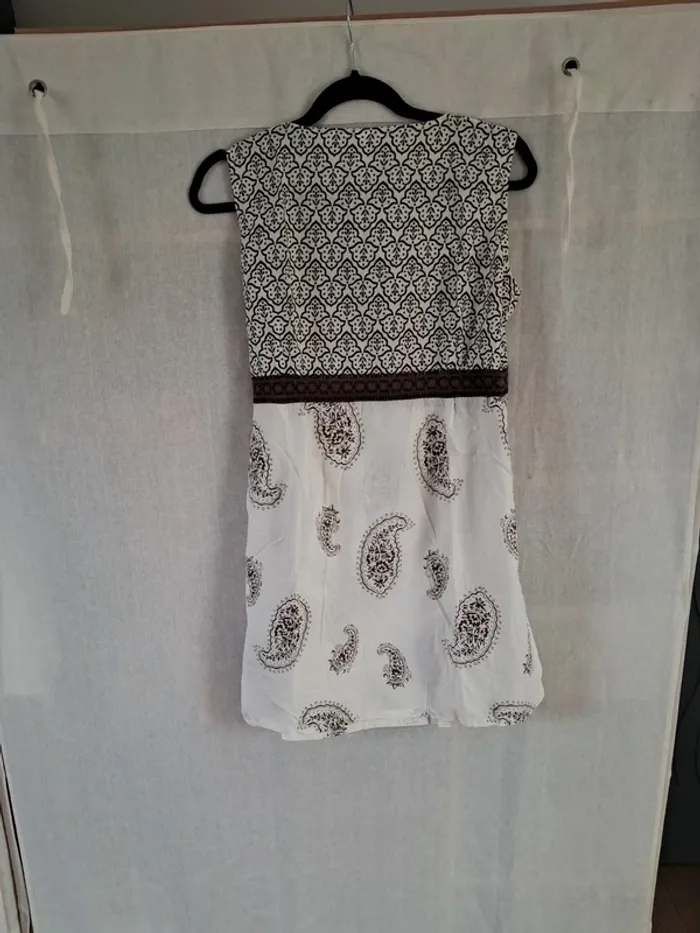 Jolie robe ou tunique en fin coton - photo numéro 2