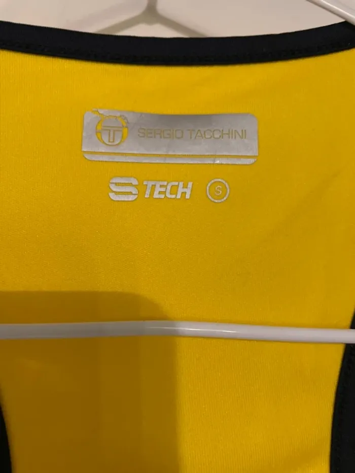 Débardeur de sport Sergio Tacchini taille S -36 neuf sans étiquette - photo numéro 2