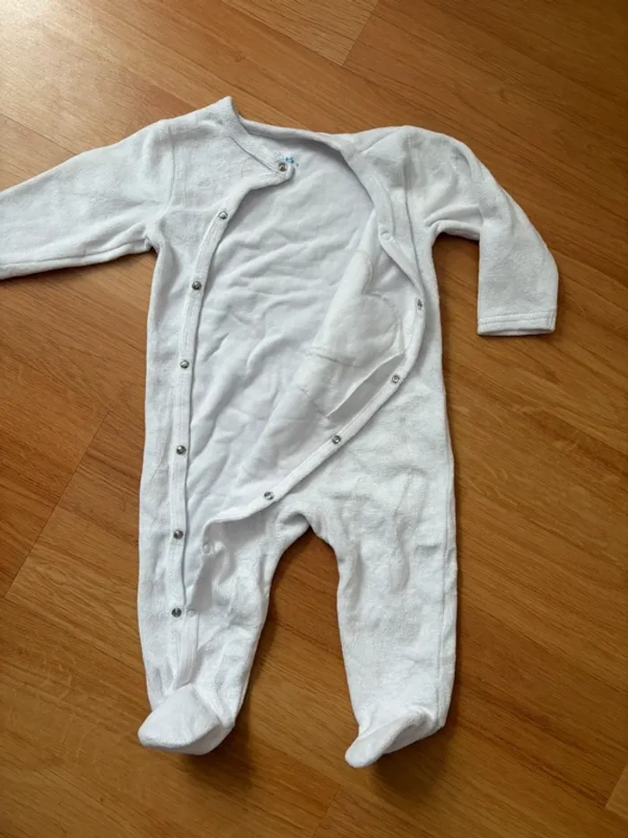 Pyjama blanc - photo numéro 4