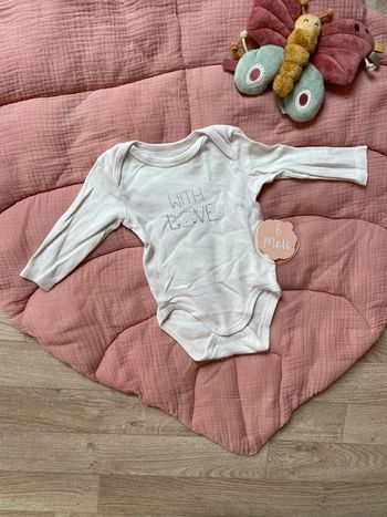 Bodies with love mouton