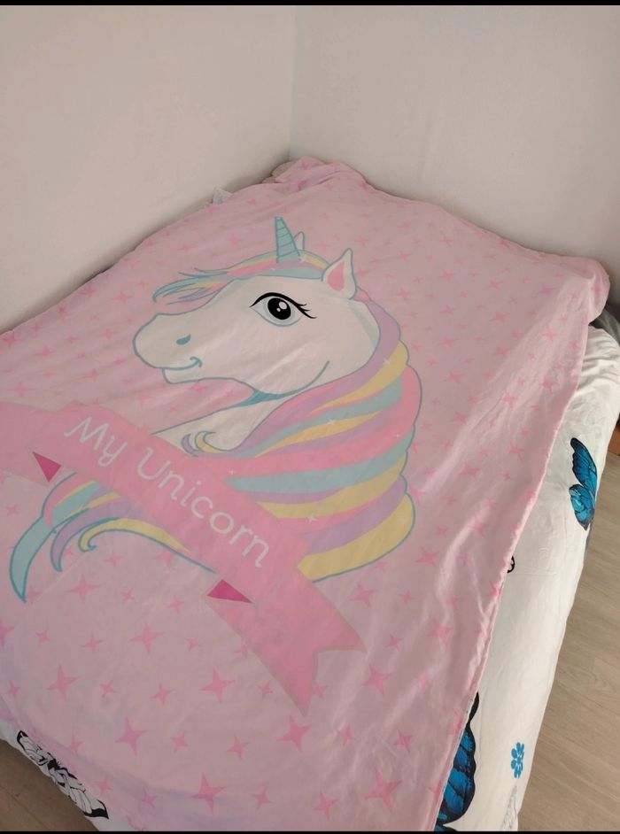 1 housse de couette et 1 taie d'oreiller recto verso Licorne