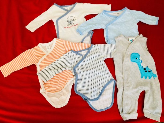 Lot de 5 bodies + 1 pyjama - Taille 62 cm / 3 mois - photo numéro 3