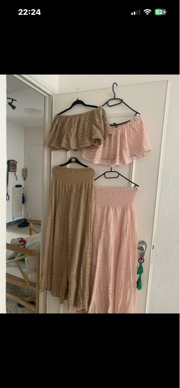 Deux ensembles pantalon dentelle 