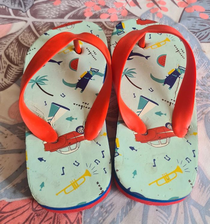 Paire de tong - photo numéro 2