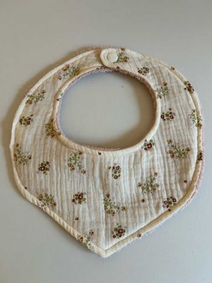 Bavoir - photo numéro 1