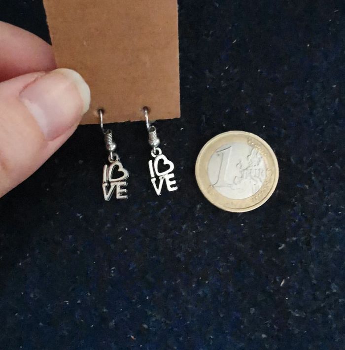 Petites boucles d'oreilles Love - photo numéro 2