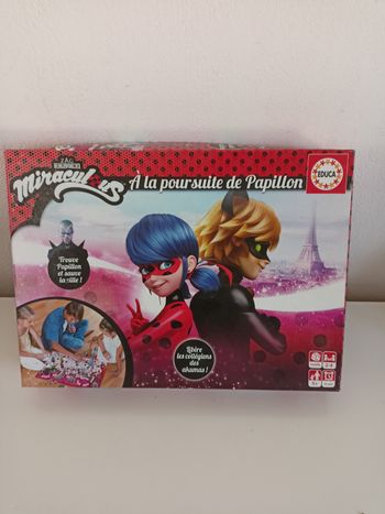 Miraculous à la poursuite de papillon educa complet