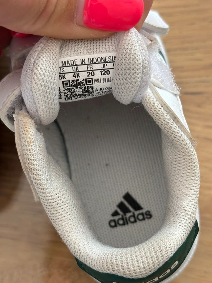 Basket garçon blanche et verte adidas T20 - photo numéro 7