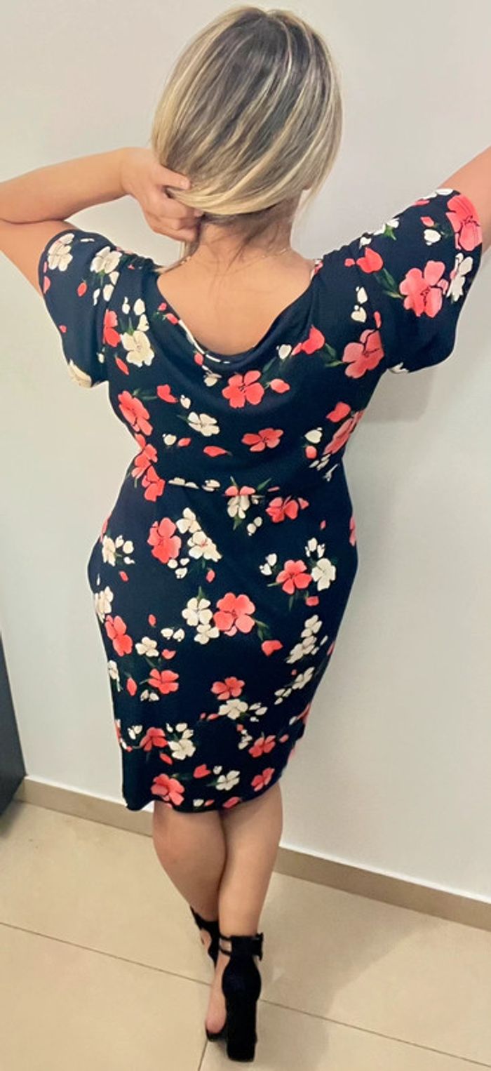 🌺 Robe midi imprimé floral Taille M - photo numéro 7