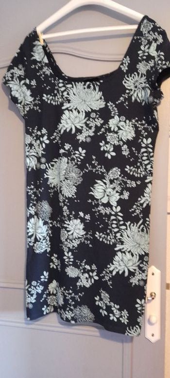 Robe bleu foncée dessous genoux  2 couleurs