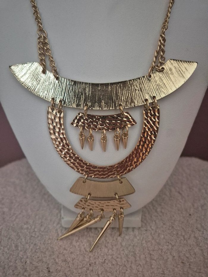 Collier doré - photo numéro 3