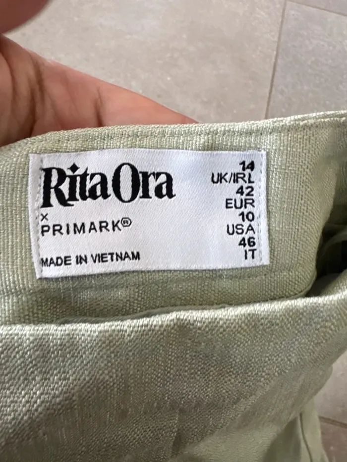 Jupe couleur Menthe Rita Ora x Primark, taille 42, très bon état, 42x40cm - photo numéro 2