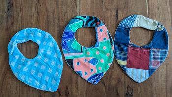 Lot de 3 bavoirs / bavettes