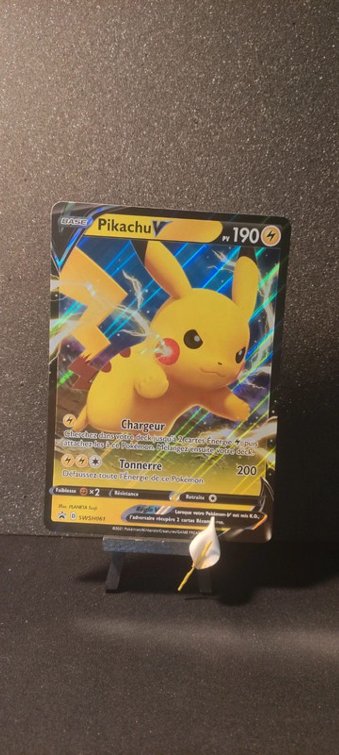 Carte pokémon jumbo, Pikachu v, swsh061