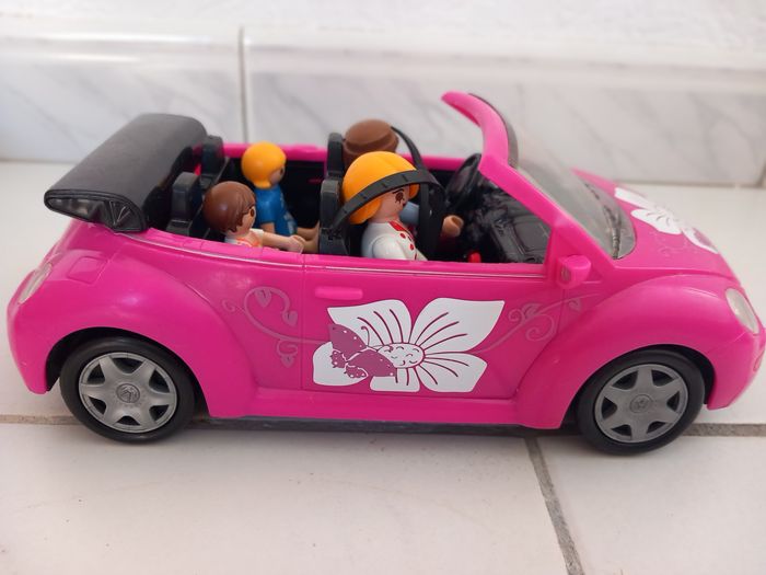VOITURE ROSE