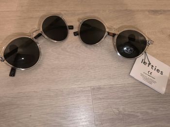 2 paires de lunettes marque lefties
