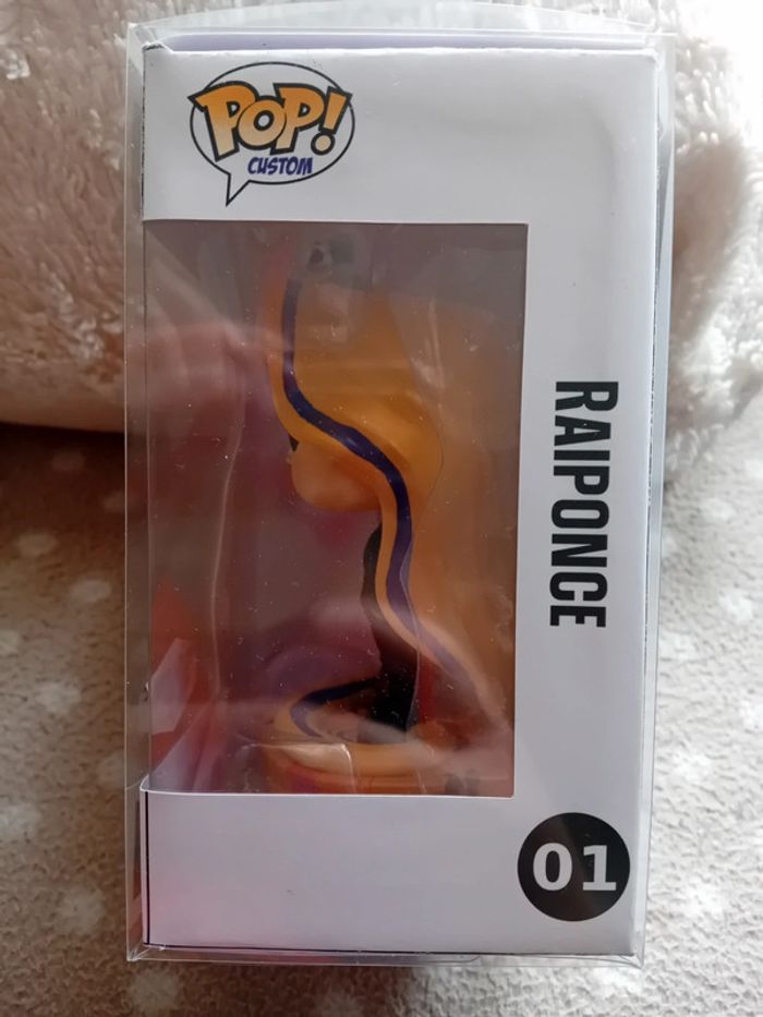 Figurine custom pop Raiponce rock - photo numéro 3
