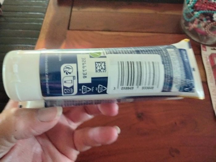 Lot de 2 tubes de crème Scholl crème nutrition intense pour peaux très sèches - photo numéro 4