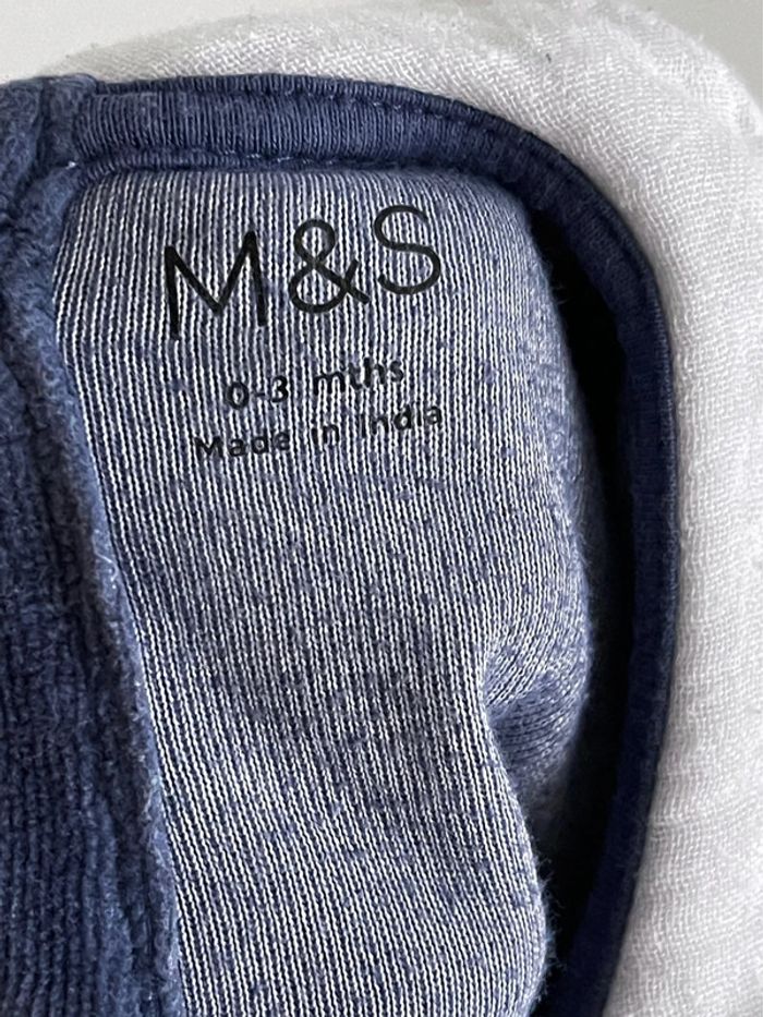 Adorable dors bien / pyjama en velours bleu marine Marks & Spencer taille 0-3 mois - photo numéro 5