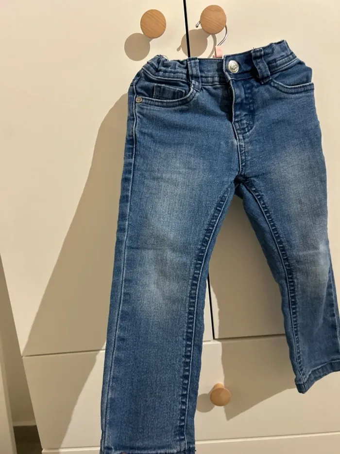 Jeans 3 ans garçon parfait état - photo numéro 2