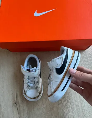 Nike Court Legacy Taille 22